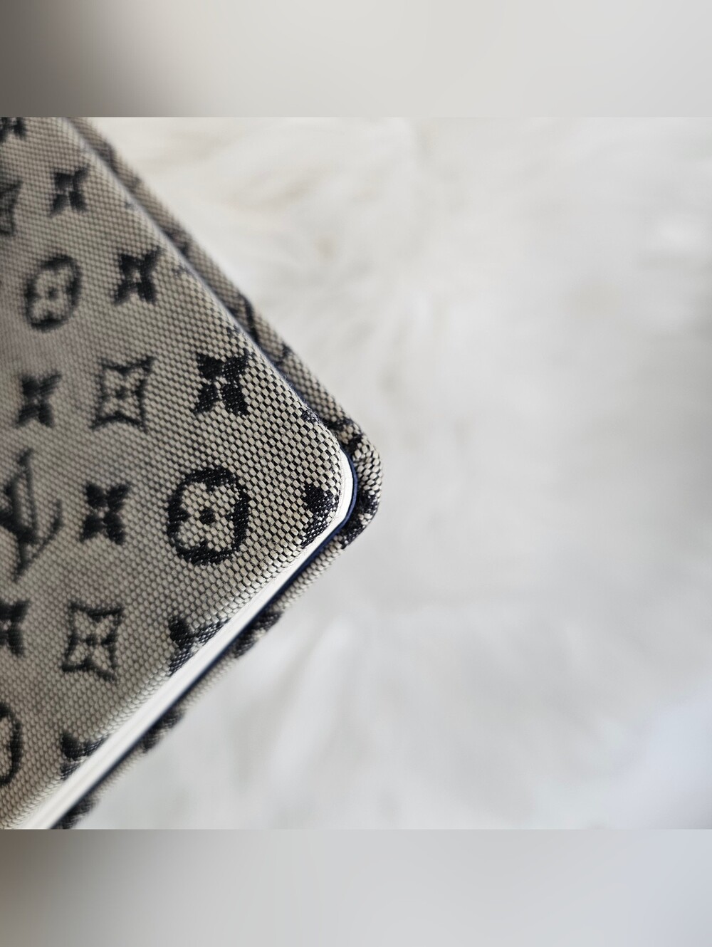 💙 LV Mini Lin Notebook 💙 - Picture 4 of 12